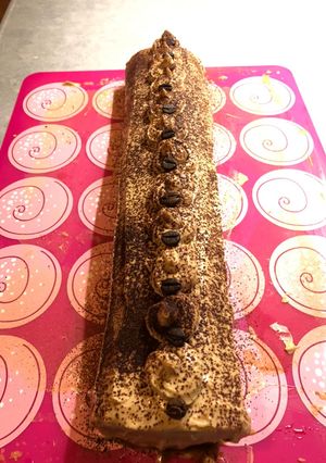 Tiramisu-piskótatekercs recept fotója