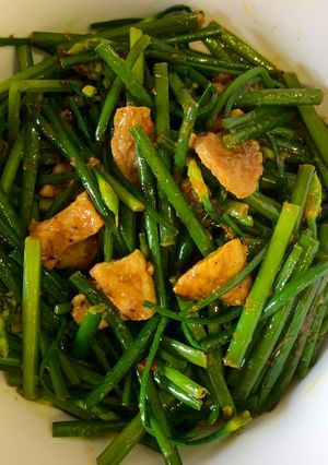 รูปของ ดอกหอมผัดพริกแกงหมู