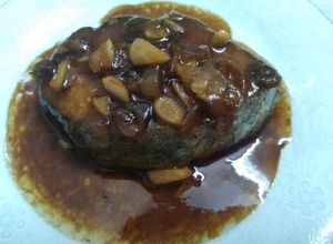 Hình của món Cá ngừ kho xì dầu.