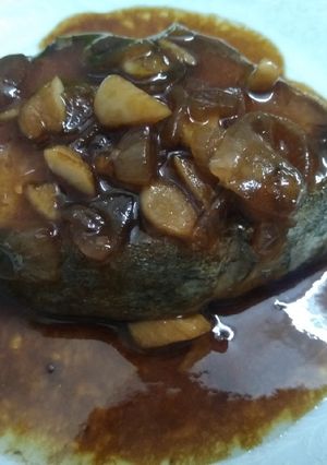 Hình của món Cá ngừ kho xì dầu.