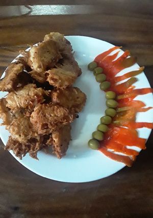 Una foto de Frituras de malanga con guarnición de pimiento y aceituna!!!!