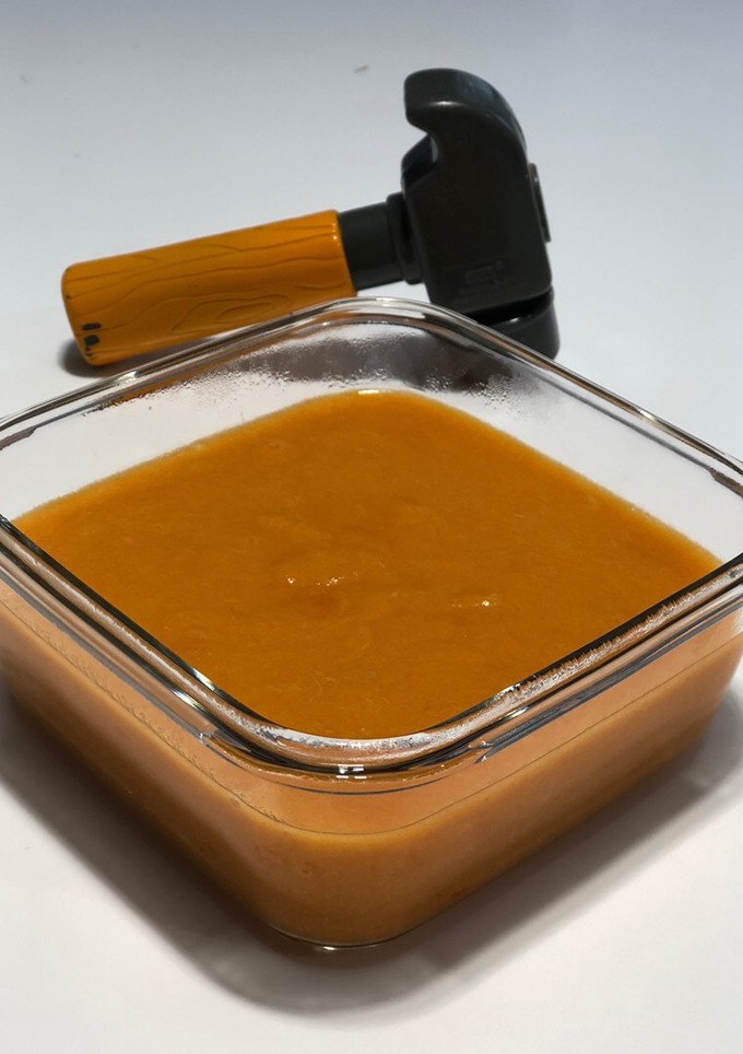 Una foto de Puré de verduras y ternera para niños