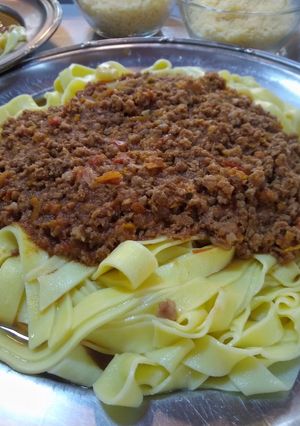 Una foto de Pasta larga al raggu a la bolognese
