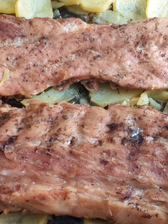 Una foto de Costillas al horno muy tiernas y arromáticas