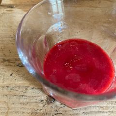 A picture of Raspberry coulis.