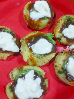 આલુ ટિક્કી ચાટ ફરાળી (Aloo Tikki Chaat Farali Recipe In Gujarati) રેસીપી મુખ્ય ફોટો
