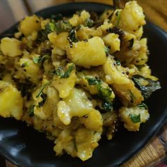 A picture of Tangy potato sabzi.