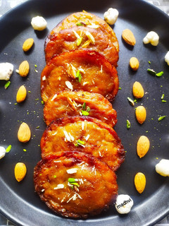 मालपुआ (Maalpua Recipe In Hindi) रेसिपी मुख्य फोटो