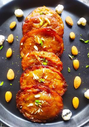 मालपुआ (Maalpua Recipe In Hindi) रेसिपी मुख्य फोटो