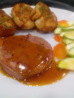 A picture of Tuna Steak in Honey-Mustard Sauce.