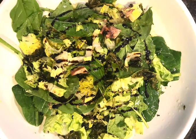 Comment faire Cuire Savoureux Salade de poulpe 🦑, algues, épinard,
kale, laitues