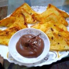 A picture of French toast.