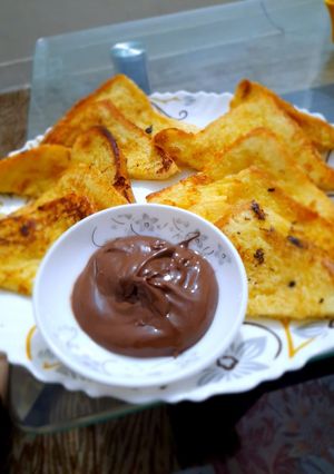 A picture of French toast.