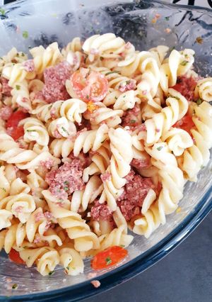 Une photo de Salade de pâtes en vinaigrette corned de beef