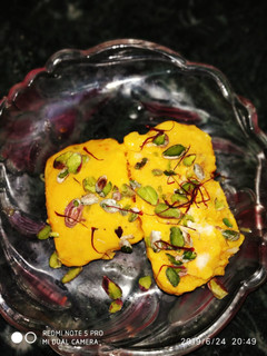 A picture of Kesar pista kulfi.