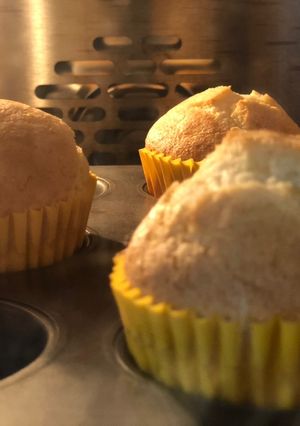 Una foto de 🧁Muffins de limón súper fáciles ! 🥰