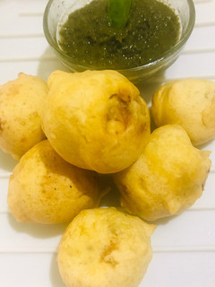 બટેટા વડા (bateta vada recipe in Gujarati) રેસીપી મુખ્ય ફોટો