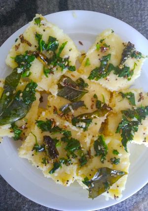 A picture of Khaman Dhokla.