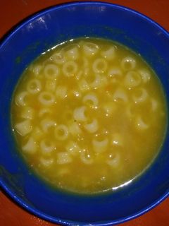 Una foto de Sopa de verduras con fideos
