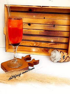 عکسی از دستور شربت زرشک با عطر گلاب و تخم شربتی🍷