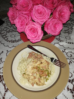 Una foto de Spaghetti con Jamonilla y pollo