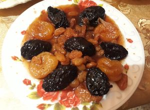 صورة لوصفة طاجين حلو بسكر بني بدون لحم