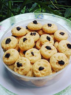 Foto resep Kue Kering Kelapa Keju Kismis 🥰
