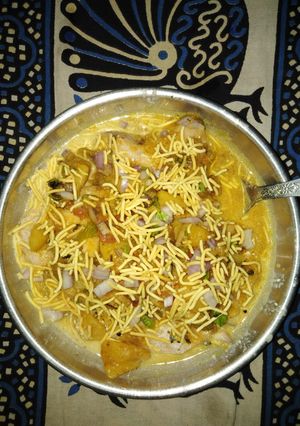 A picture of Dahii bara.