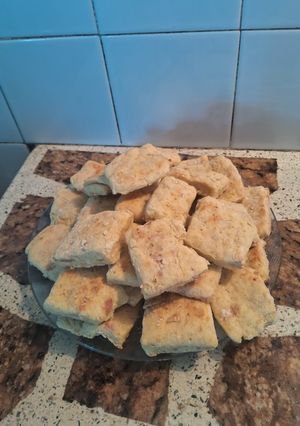Una foto de Bizcochos de mortadela y queso🧀