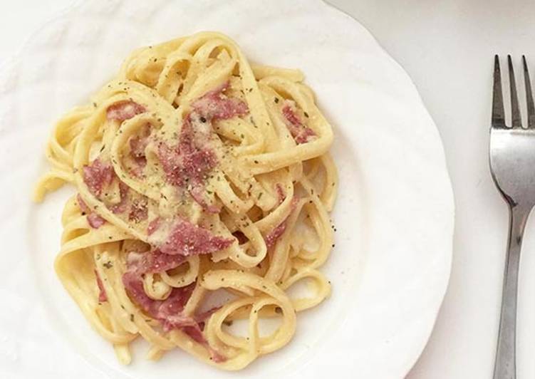 Cara Gampang Membuat Fettucini Carbonara Anti Gagal