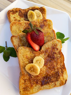 A picture of French Toast.