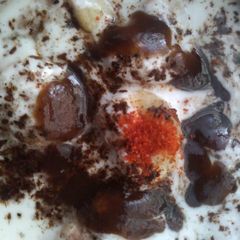 A picture of Dahi bhalla.
