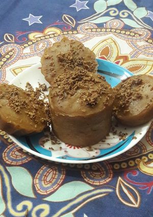 A picture of Steamed fruity flavoured wheat flour muffins.