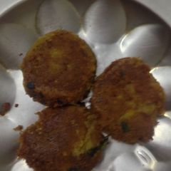 A picture of Shami kabab.