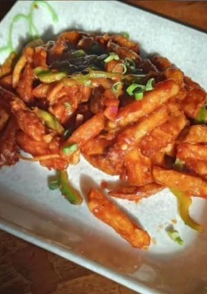 चिल्ली पोटैटो (chilli potato recipe in Hindi) रेसिपी मुख्य फोटो