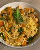 Noodle asiático com frango