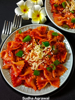 चीज़ी रेड सॉस मसाला पास्ता(cheesy red sauce masala Pasta recipe in hindi) रेसिपी मुख्य फोटो