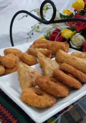 A picture of Chicken Donuts chicken bites chicken samosay chicken rolls.