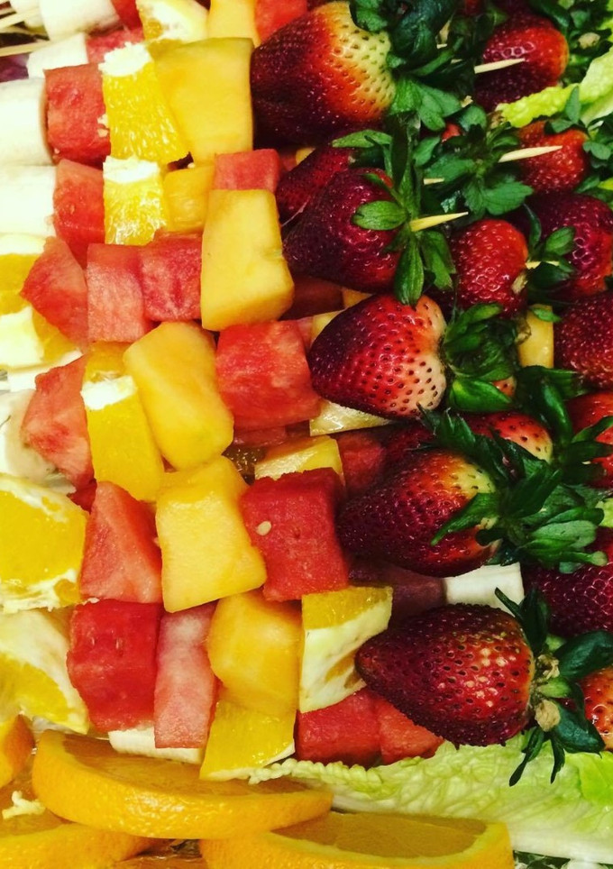 Una foto de Brochetas de fruta