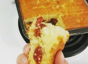 Foto de Bolo de fubá com goiabada