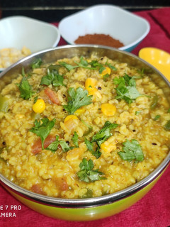 वेजिटेबल दाल दलिया (Vegetable Dal Dalia recipe in Hindi) रेसिपी मुख्य फोटो