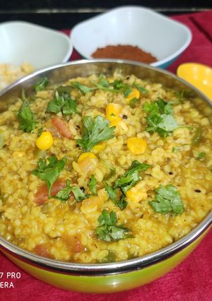 वेजिटेबल दाल दलिया (Vegetable Dal Dalia recipe in Hindi) रेसिपी मुख्य फोटो