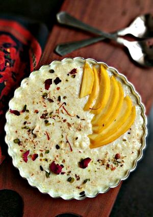 A picture of Oats mango pudding.