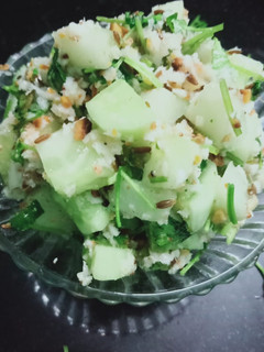 A picture of Khamang kakdi (cucumber).