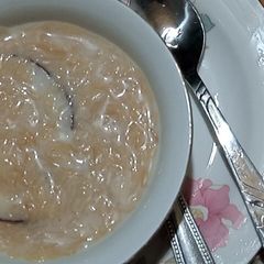 A picture of Vermicelli with milk.