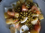 Une photo de petit pois conserve