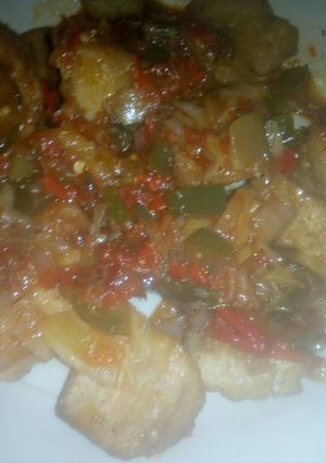A picture of Awara with sauce.