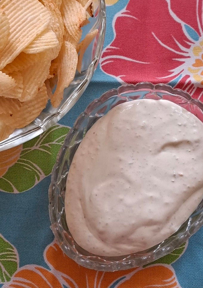 Una foto de Dip de queso con jalapeño para papas fritas