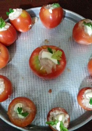 Una foto de Tomates rellenos