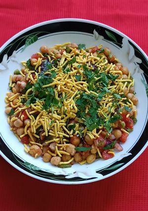 A picture of Chole Chaat.